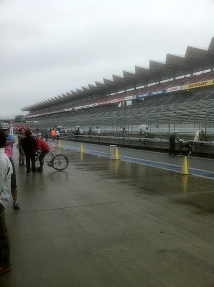 大雨レース場 大雨レース場